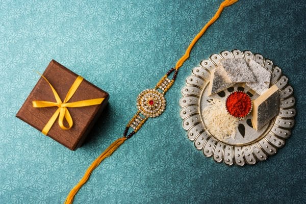 rakhi gifts