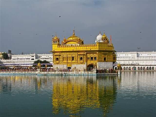 sikh golden temple in amritsar