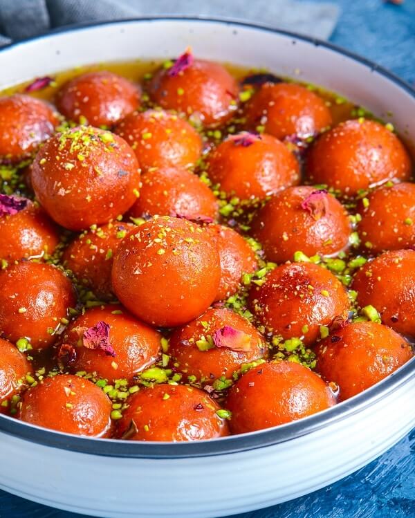 gulab jamun indian dessert