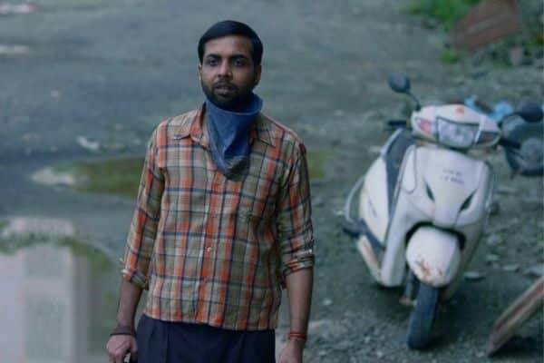 Abhishek Banerjee plays a daily wage worker in Unpaused. (film review)