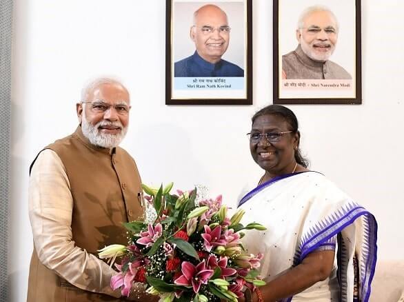 narendra modi and droupadi murmu
