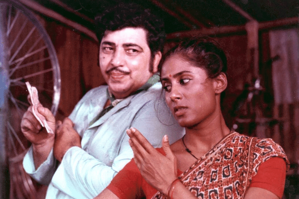 Amjad Khan and Smita Patil in Pet Pyaar Aur Paap