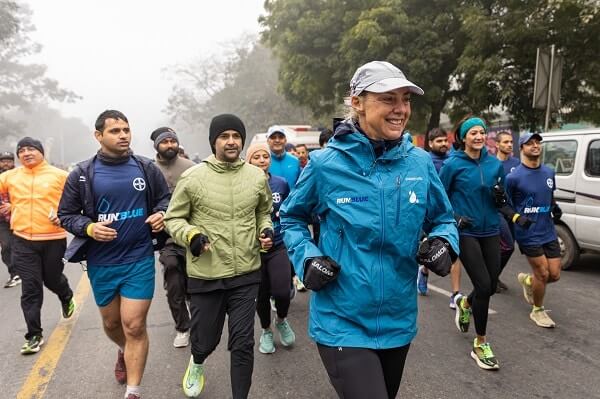 IND_Mina Guli, CEO and founder of Thirst Foundation runs marathon 152 of 200 in Delhi with the support of local runners and water supporters_credit Stephen Higgins