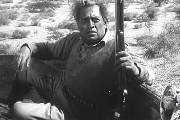 Utpal Dutt in the Bengali film, Bhuvan Shome