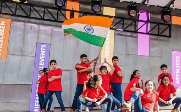 Kids with Indian flag