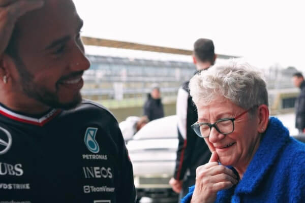 lewis hamilton with mum