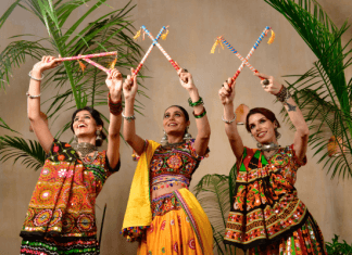 Dancers on navratri