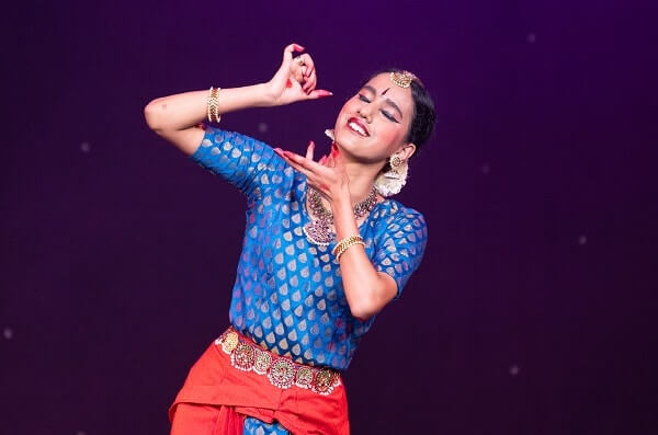 Vishakha Iyer performing bharatanatyam