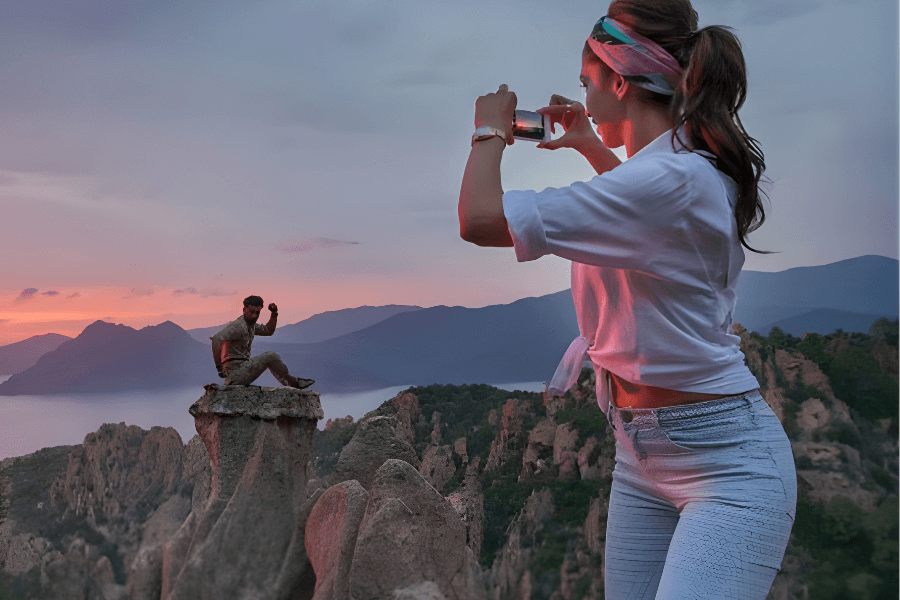 Passport to Cinema : How Bollywood took its audiences around the world