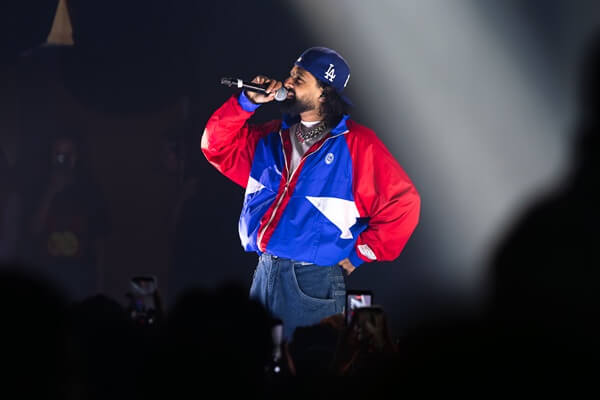 Raf Saperra at Sydney: song and statement