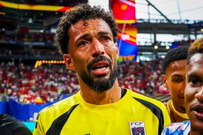 Vozinha gets emotional after the match- Source X