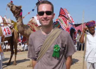 Instagram cannot get enough of this Hindi-speaking Aussie Joe Speaks Hindi