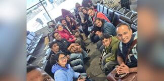 Sydney families make urgent appeal for news of loved ones missing in Nepal floods Group of missing Indian-Australian travellers