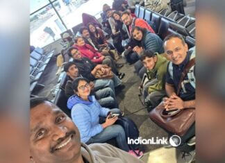 Sydney families make urgent appeal for news of loved ones missing in Nepal floods Group of missing Indian-Australian travellers