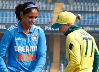 Harmanpreet Kaur with former Australian captain Alyssa Healy (Source-X